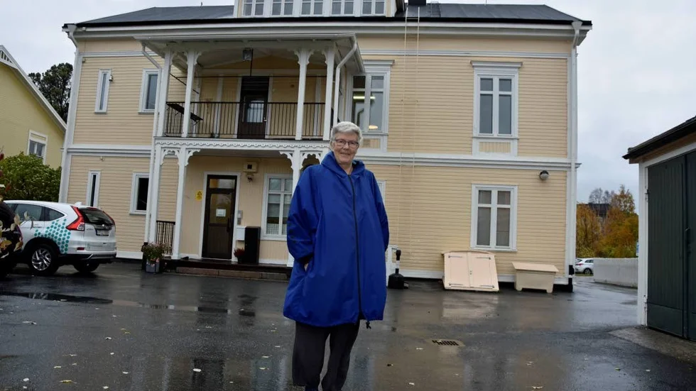 Paret Hassler har uppfostrat fem barn i huset, där Birgit Hassler själv växte upp. "Det passar bra att ett par i 30-årsåldern med tre barn nu tar över", säger hon.