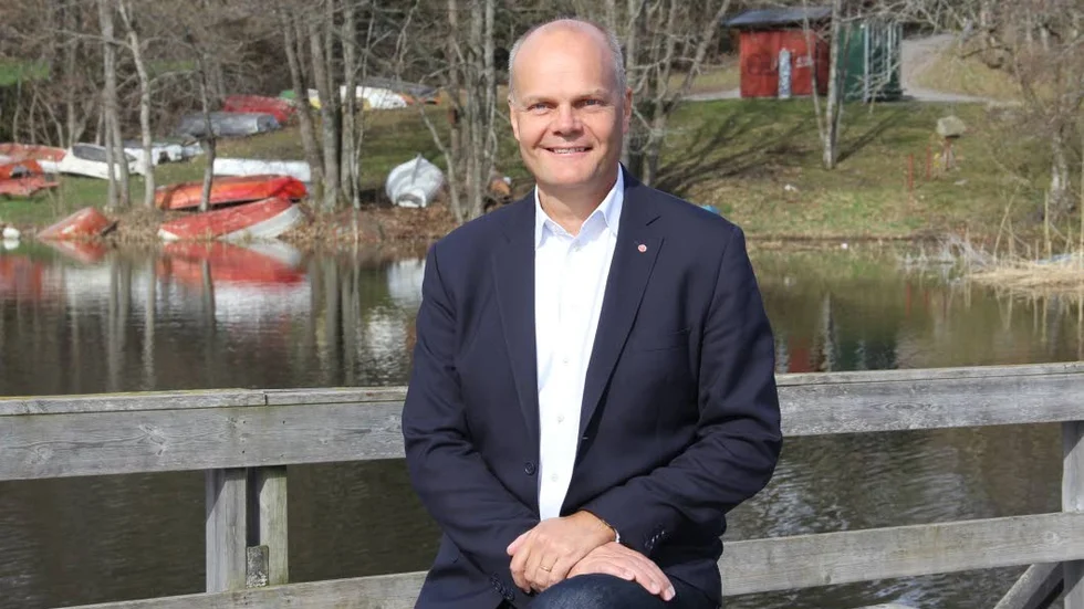Namn: Peter Evansson. Yrke: IT-konsult. Ålder: 57 år. Bor: Gurresta, Vassunda. Familj: Fru och 3 barn. Intressen: Kajak, skidor, laga mat, läsa, dataspel. År som förtroendevald: 5.