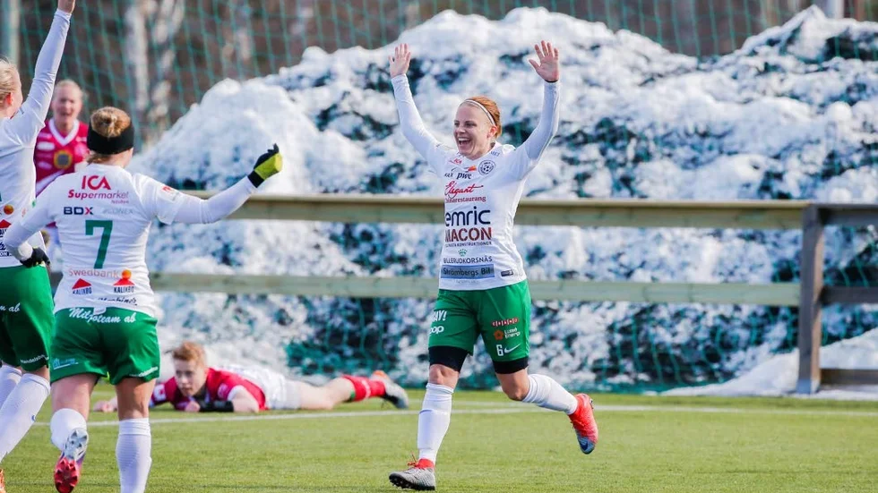 Emelie Helmvall gjorde comeback efter en lång skadefråvano – och blev målskytt direkt.
