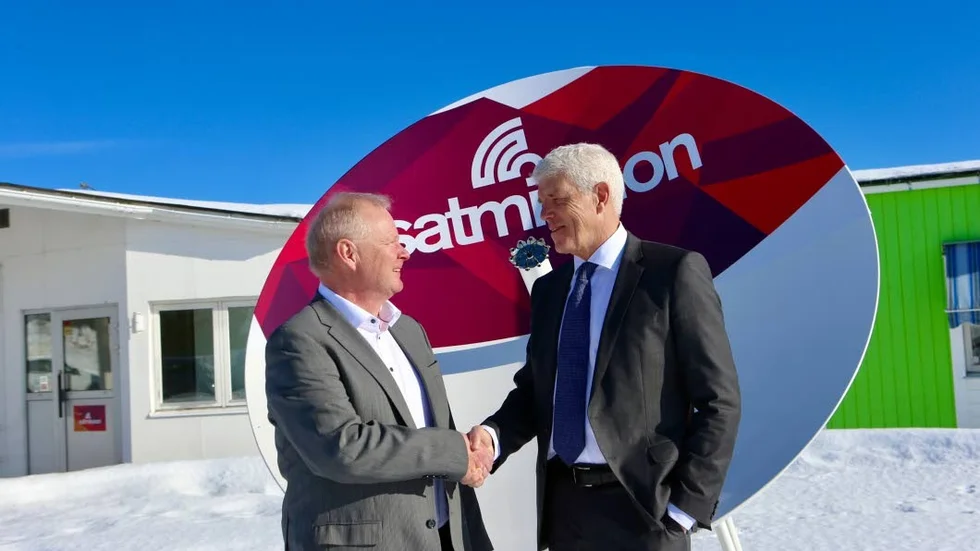 Kari Huotari, VD och Styrelseordförande för Satmission AB, till vänster. Sven von Holst, Styrelseordförande i Allgon AB, till höger.