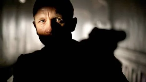 Daniel Craig som James Bond.