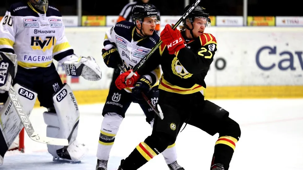 Målskytt. Ludvig Nilsson bytte Almtunas röda hemmatröja mot Brynäs svarta dito.
