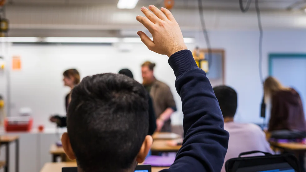 Sverigedemokraterna målar upp hungriga skolbarn som en opolitisk fråga, skriver SSU i Uppsala län.