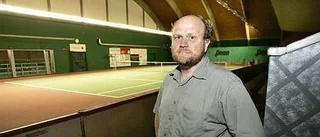 Larsmo ger ut ny bok om flyktingfientlighet