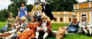 Porslin och musik på 1700-talsfest