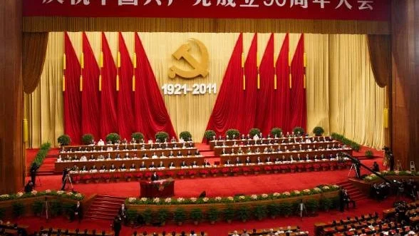 Kinas kommunistparti firar 90 år. Missnöjet är utbrett i Kina men inte så pass att man skulle vilja byta ut det mot något annat som man inte vet vad det kan leverera, skriver Per Sevastik.