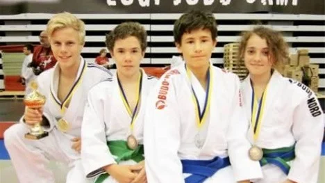 Medaljörerna i U15: Gabriel V (guld), John H (brons), Filip N (silver), Lotta N (brons).