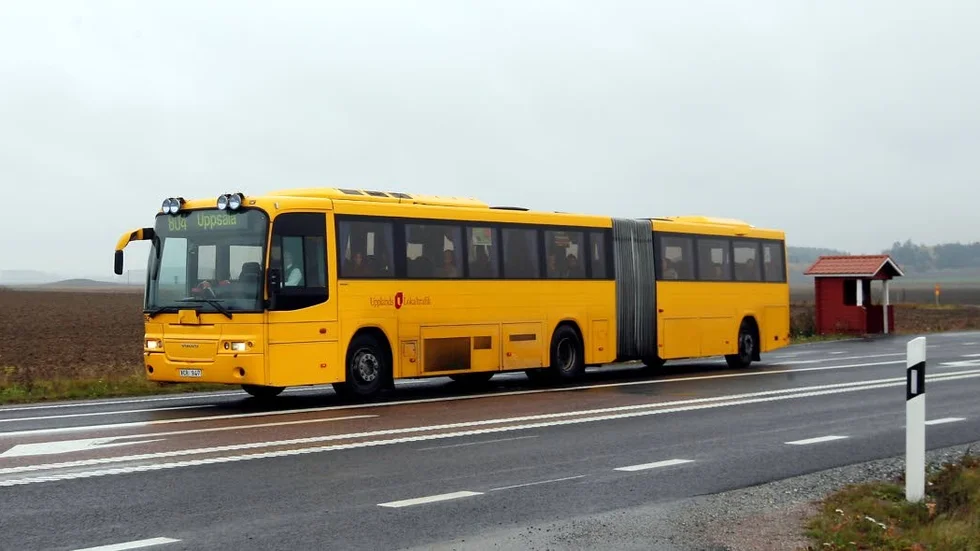 Busskort. Varför får våra barn som går på högstadiet inte får busskort som gör det möjligt för dem att utnyttja andra sportanläggningar på kvällar eller helger? Det undrar Catharina Rudolphson