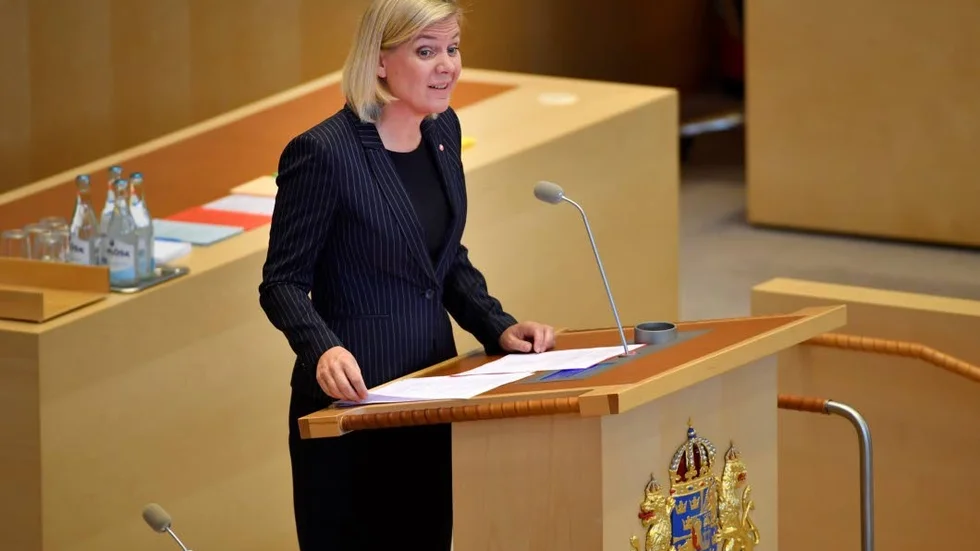 Fadäs. Efter ytterligare en fadäs från Skatteverkets generaldirektör så var det hög tid för finansminister Magdalena 
Andersson att ta honom i kalufsen.