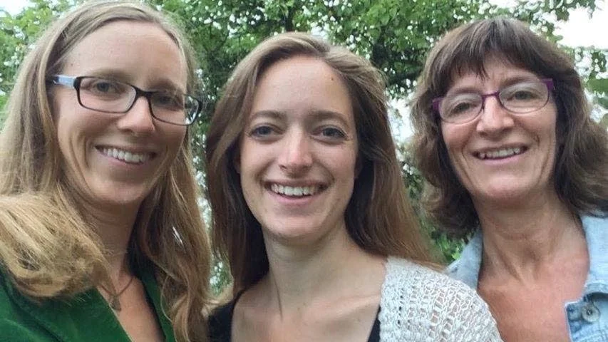 Välkänk grupp. Trio Bendz musicerar i sin hemkyrka i Husby-Sjutolft den 2 juli.