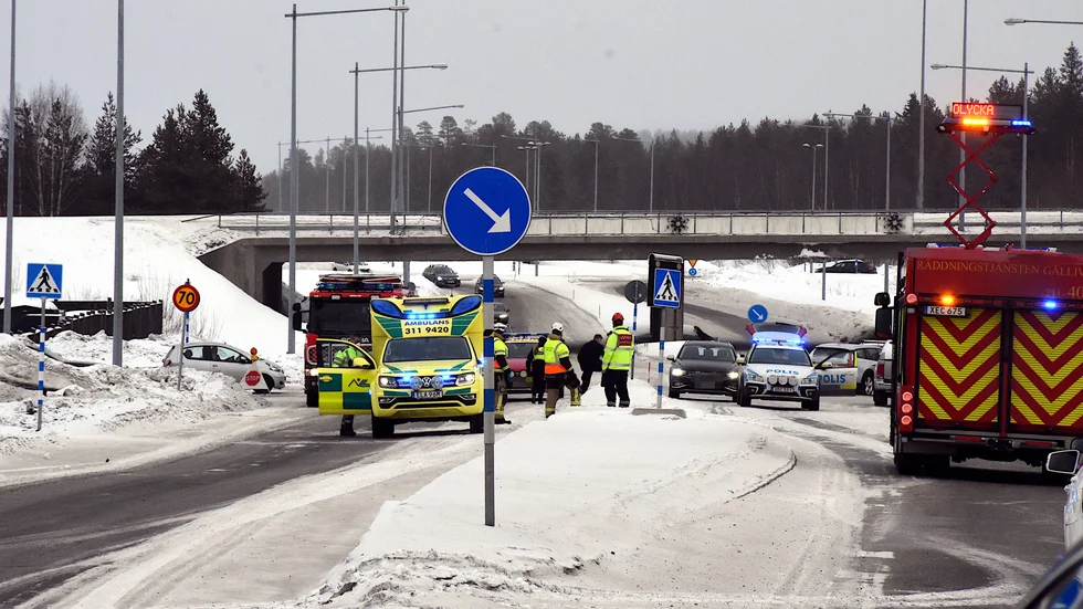 En flicka i 15-årsåldern blev påkörd i Gällivare på tisdagseftermiddagen.