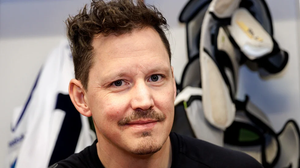 Fredrik Warg gjorde två säsonger i AIK, en som lagkapten. Och  ja, han är släkt med Ludvig Warg.