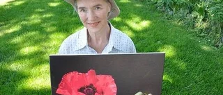 Konstnär ställer ut akvareller och fotografier
