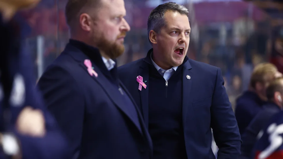 Tomas Montén har längtat tillbaka till hetluften, till isen och till båset. Det var på väg mot tre poäng mot Frölunda, men blev bara en till slut.