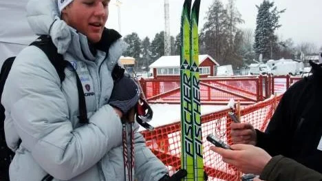 Det var många som ville ha uttalanden av Jesper Modin sedan han avancerat ett pinnhål vid världscupens avslutande minitour i Falun.