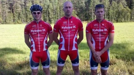 Nybyns IK tog alla pallplatser i Älvsbyn runt. Från vänster tvåan Peter Lundbäck, vinnaren Per Nilsson och trean Andreas Lundberg.