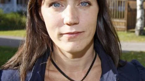 Matilda  Wiklund,  Centerpartiet i Älvsbyn, skriver i en motion att kommunen bör riva beslutet om att bygga en skola i tätorten.  (Arkivbild)