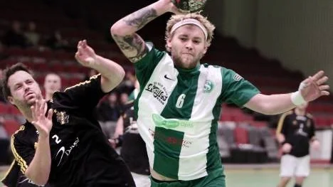 Claes Forsberg och hans lagkamrater i Strömnäs var svårstoppade mot AIK i handbollstvåan. Strömnäs var det betydligt bättre laget och vann med 33-26.