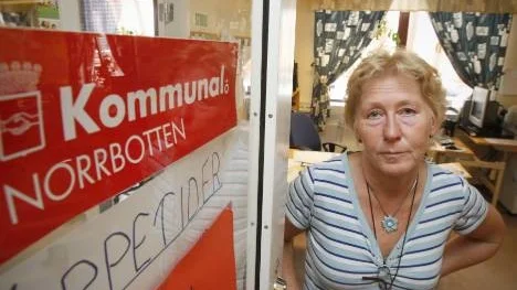 Fackförbunden Kommunal, SKTF samt Lärarförbundet vill att kommunen gör bemanningstjänsterna till heltider. "Det är pinsamt att politikerna, som vill införa heltidstjänster inom äldreomsorgen, tar ett sådant här beslut kort efter", säger Ann-Sofie Wåhlström, Kommunal Älvsbyn. FOTO: Therese Hedman