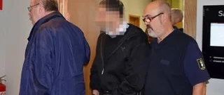 Kände sig hotad och drog kniv
