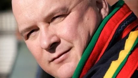 På plats under invigningen i söndags var bland andra Krister Stoor, fjällsame född i Gällivare och uppvuxen i Kiruna, doktor i jojk vid Umeå universitet.