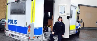 Polisens husbil kör vidare