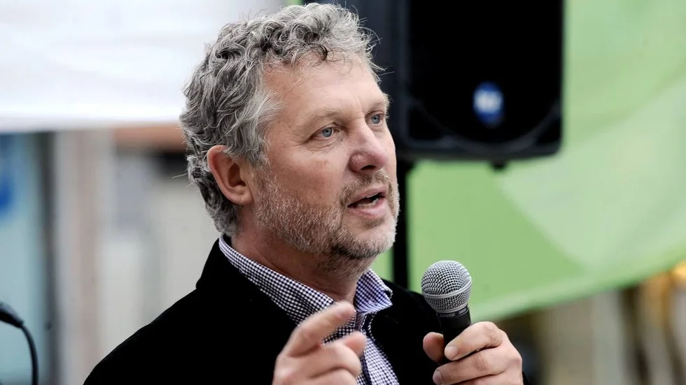 Digitala bygder. Peter Eriksson (bilden) och landsbygdsministern Sven-Erik Bucht lovar pengar till bättre nät på landet.