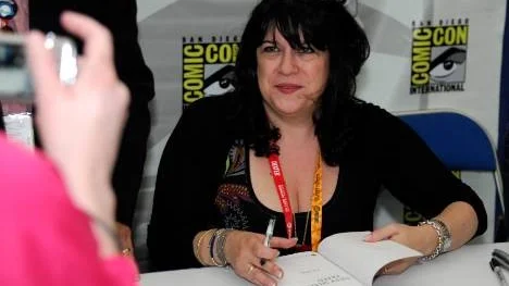 E.L. James signerar sin bok.