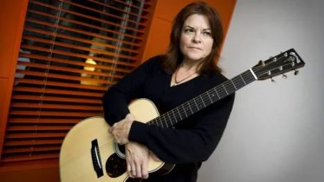 Det var Rosanne Cashs man som övertalade henne att göra en coverskiva utifrån den lista på amerikanska låtar hon som 18-åring fick av sin pappa Johnny Cash. Hon är redan sugen på en volym två.
