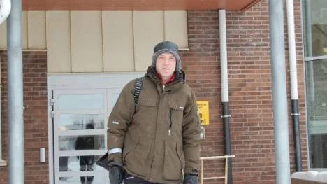 En utbildning blir två. Dagens BST-utbildning uppfyller inte Skolverkets krav för riksintag, men rektor Bernth Lundqvist ser utvecklingsmöjligheter för skolan.
