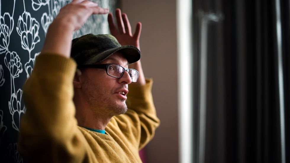 Olle Ljungström har haft några svåra år, nu kommer hans nya album "Sju". Själv menar han att den är en av de bästa han gjort, i klass med "Det stora kalaset", medan han tycker att förra "Synthesizer" är sämst.