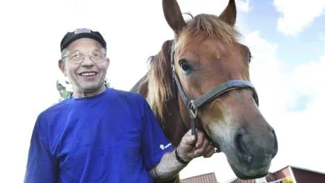 Robert Lindberg tillsammans med Guripålle som har chans att ta staketet.