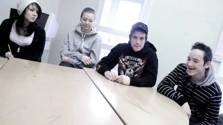 GYMNASIET NÄSTA. Rakel Björk, Rebecca Andersson, Alexander Wollbro och Mischa Lindh går sista terminen på Östra skolan. Gymnasieansökningarna är inlämnade och deras intressen har fått styra.