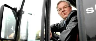 "Sänk åldern för busskort"