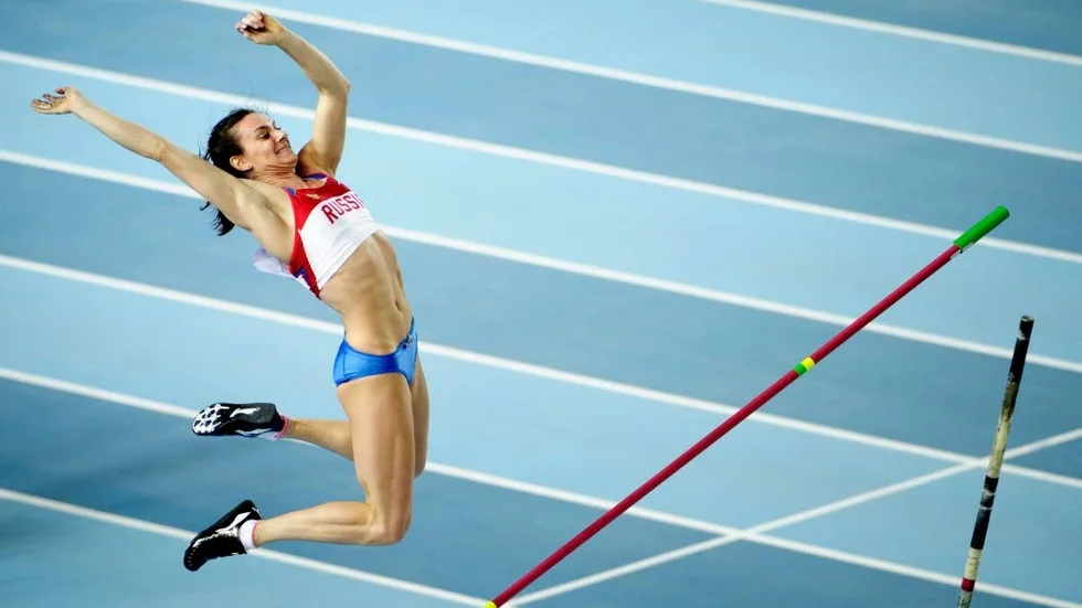 MEDALJHOPP. Elena Isinbajeva, Ryssland, är tidernas främsta kvinnliga stavhoppare. I OS i Brasilien får hon emellertid inte ställa upp.