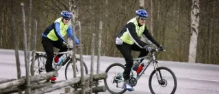 Tappra cyklister tog sig Infjärden runt