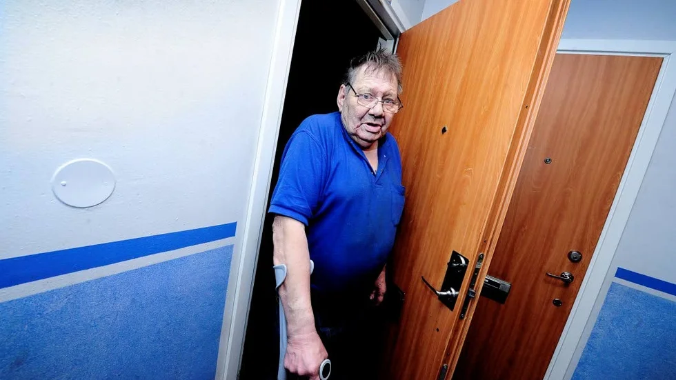 Irriterad. Ingemar Enbom anser inte att väntan på färdjänsten är rimlig.