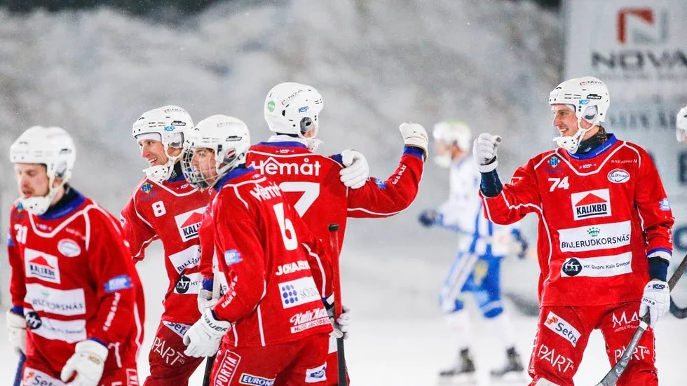 Jubel. Kalix Bandy fick jubla till slut, men det dröjde 96 minuter.
