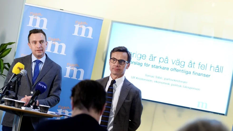 Utgifterna växer. M siktar där S missar.