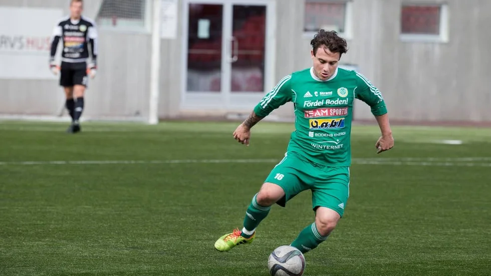 Mållöst. Robert Clark och hans kompanjoner gjorde inga mål i den första halvleken mot Skellefteå.