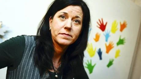 OVISS FRAMTID. Projektpengarna för stödverksamhet åt våldsutsatta barn på Kvinnojouren Iris är slut och det finns en risk att de inte längre kommer att kunna ta emot barnen. Inger Lindsund vill ha slut på projekttänkandet och kräver kommunen på en tillsvidaretjänst.