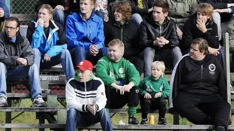 Storfrämmande. Bland många besökare på Olympia i Heden fanns bland andra Bodens BK:s tränare Christian Samuelsson.
Foto: PETRA ISAKSSON