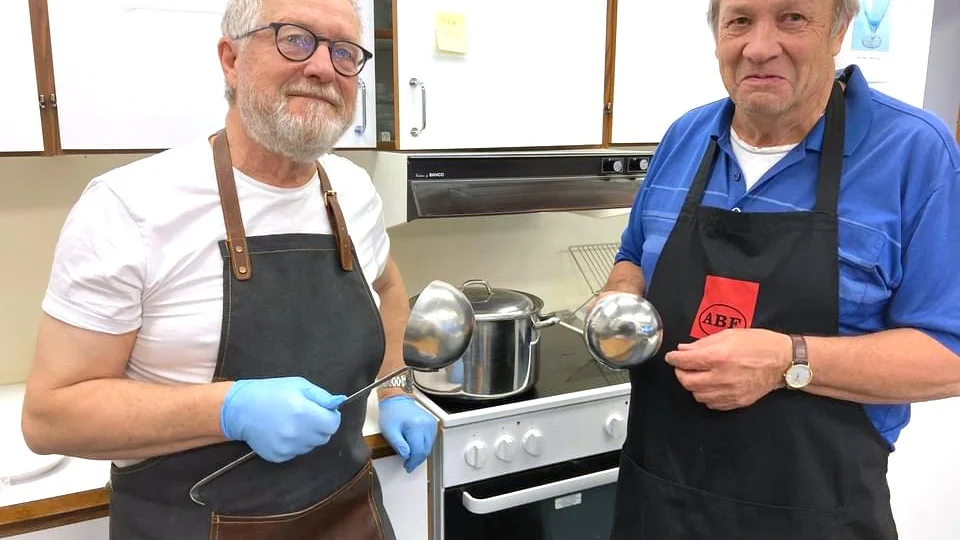Soppkockarna var som vanligt i högform inför älgköttsoppeträffen i Kalix.