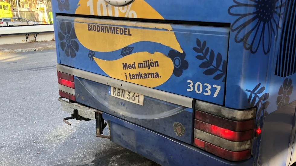 Bussarna är, som denna buss, ofta trasiga.