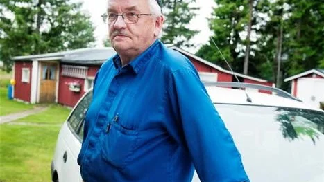 HÅLL HASTIGHETEN."Många kör alldeles för länge", säger Bengt Johansson som önskar att bilister vilar när de är trötta, håller hastigheten och låter bli mobiltelefonen under tiden som de kör.