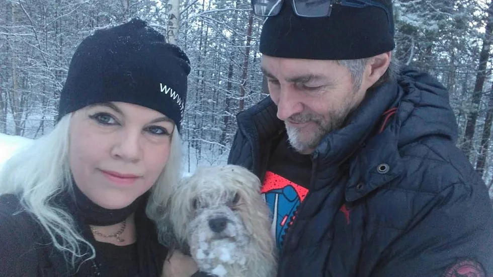 Linda Danhall och Jan-Erik Silverplatz med hunden Bobbo