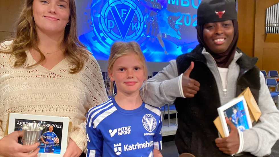 En trio hyllades DFK-spelare, från vänster Ida Thörner, Joline Säwström och Maryam Muhamed Ali