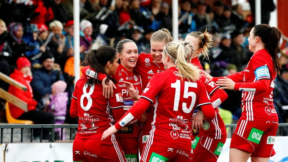 Ellen Löfkvist (#15) är en av fyra Piteåspelare som ska spela U20-VM.