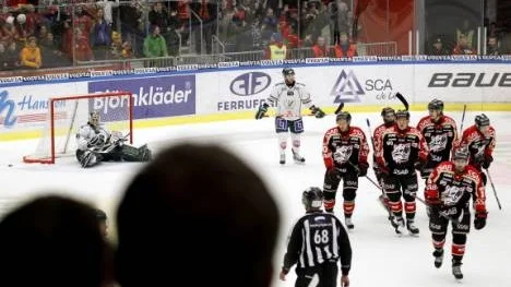 Deppigt värre var det i Färjestad som fick se sig slaget av ett hemmastarkt Luleå.