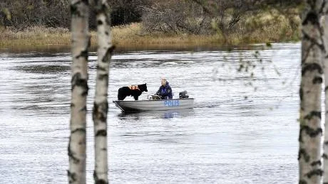 avbröts. Polisens sökande efter den försvunne Tomas Johansson är ännu så länge resultatlösa. I torsdags avbröts sökandet och insatserna fortsätter med inre spaning.Foto: Roland S Lundström